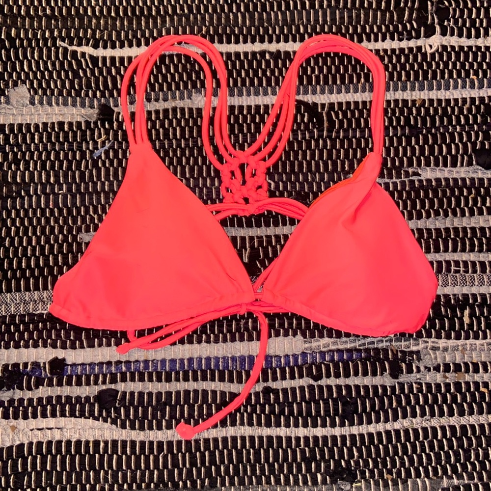 American eagle outfitters MACRAME BIKINI TOP SZ M super cute